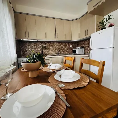 Nikos House Family Retreat With Large Terrace By Delta Hospitality Apartament